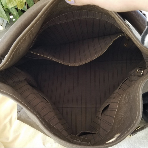 Louis Vuitton large artsy terrain bag - Picture 13 of 16